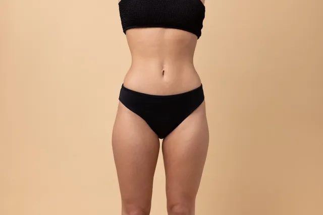 Moi et Marie WAVE menstruatie zwemslip lage taille Zwart