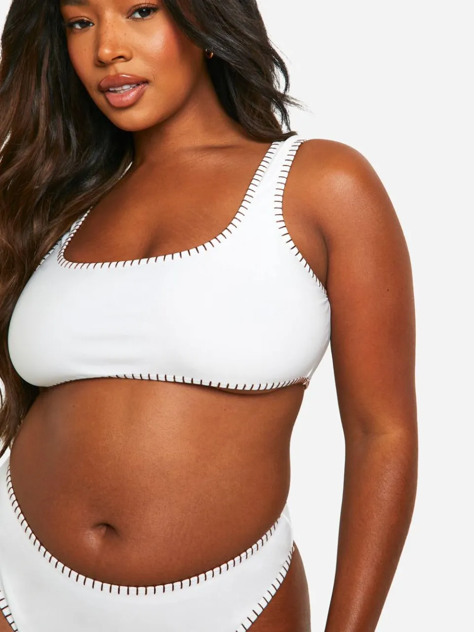 boohoo Dames Plus Contrast Stitch High Waisted Bikini ecru, foto 4