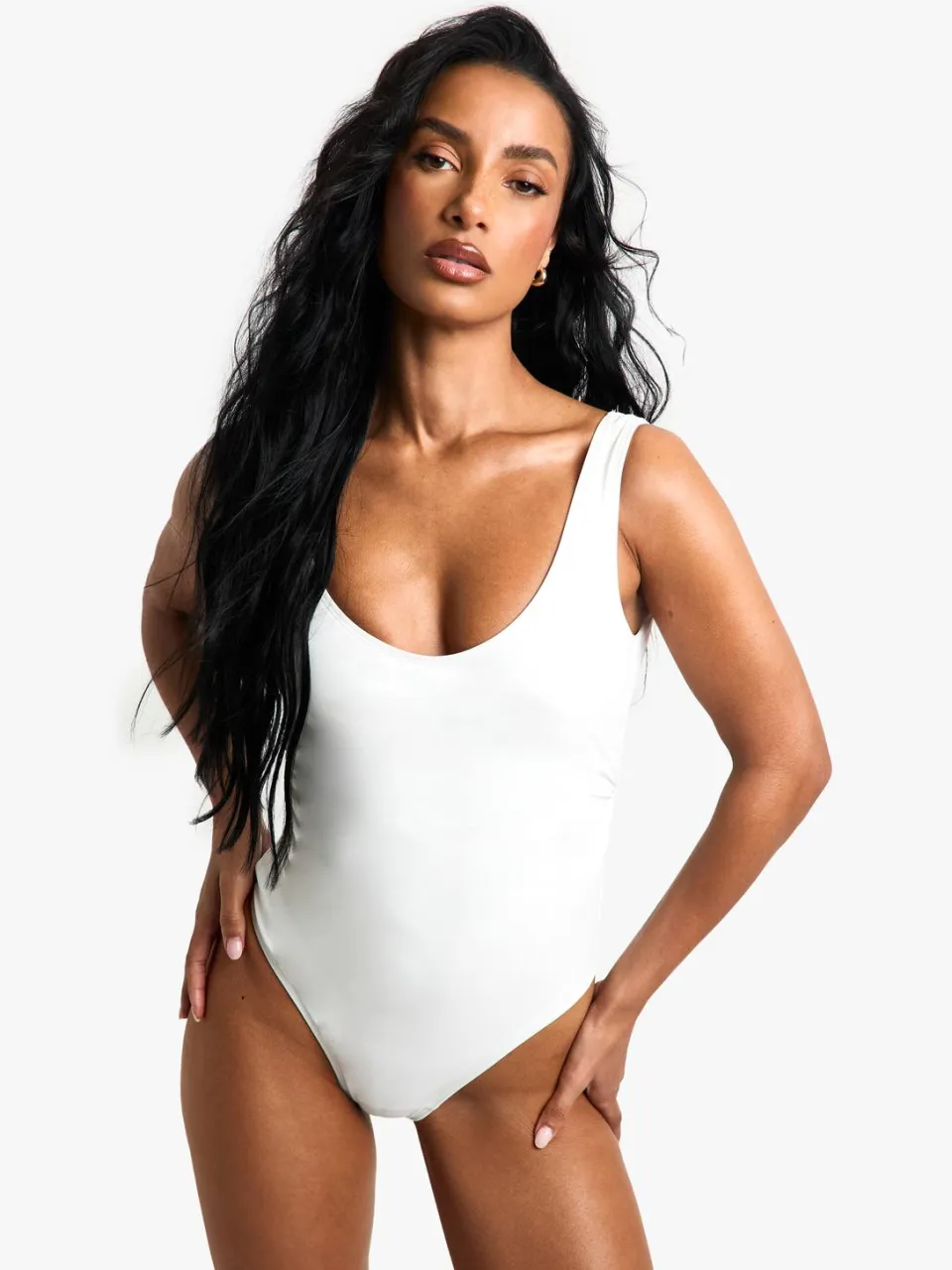 boohoo Dames Petite Swimwear Essentials Gerafeld Badpak wit, foto 3