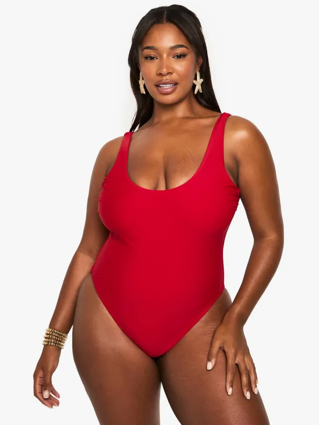 boohoo Dames Plus Swimwear Essentials Scoop Badpak Rood