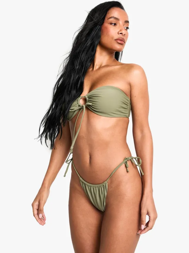 boohoo Dames Petite Zwemkleding Essentials Geraffeld Slipje met Zijtouwtje Kaki