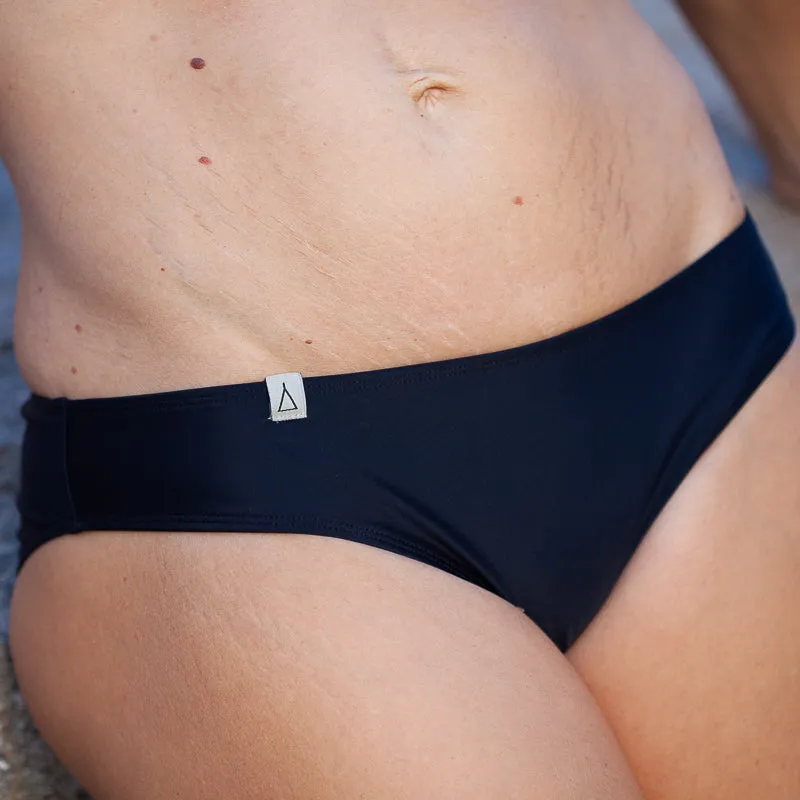 Inaska dames vegan Bikinibroekje Chill Regular Cut Zwart, foto 2