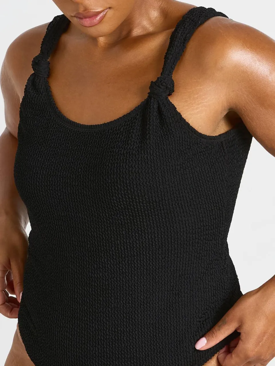 boohoo Dames Plus Badpak Met Kreukeltextuur En Knoopdetail zwart, foto 4