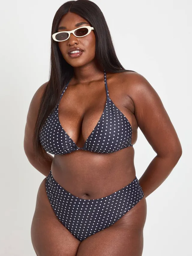 boohoo Dames Plus Polka Dot Driehoekige Bikinitop & Hoge Taille Bikinibroekje Set Zwart