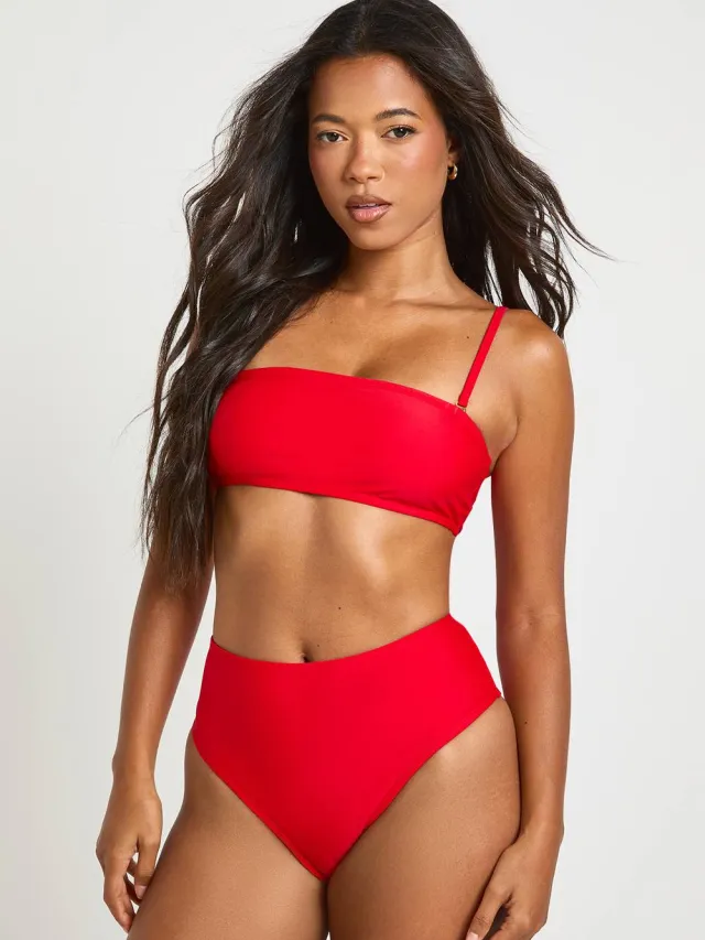 boohoo Dames Essentials Afneembare Bandjes Bandeau Bikini Top Rood