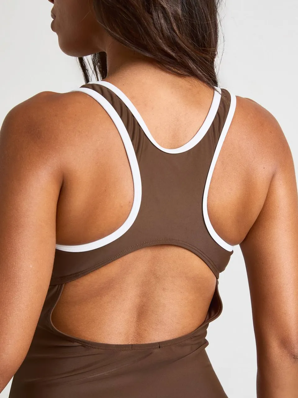 boohoo Dames Badpak Met Contrastdetail, Racerback En Ronde Hals chocoladebruin, foto 4