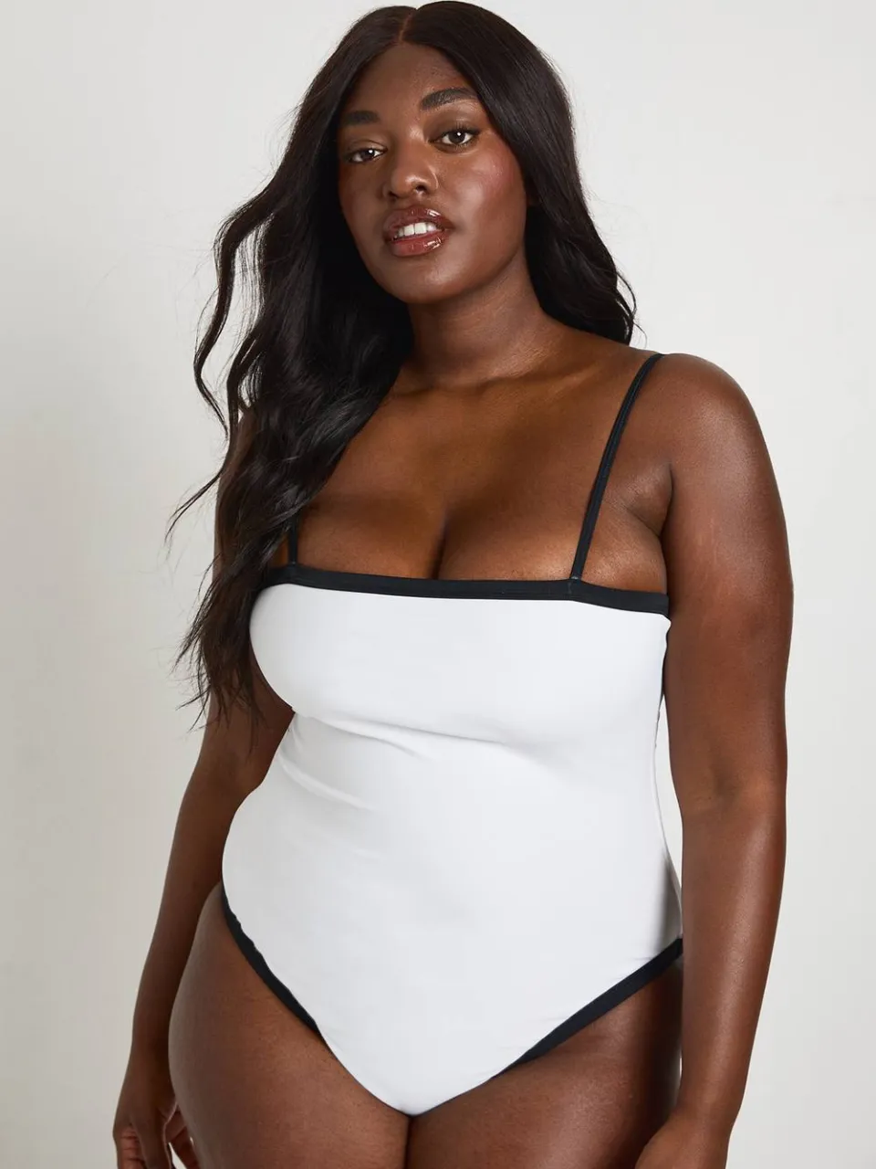 boohoo Dames Buikcontrolerend Badpak Met Contrasterende Vierkante Hals wit, foto 3