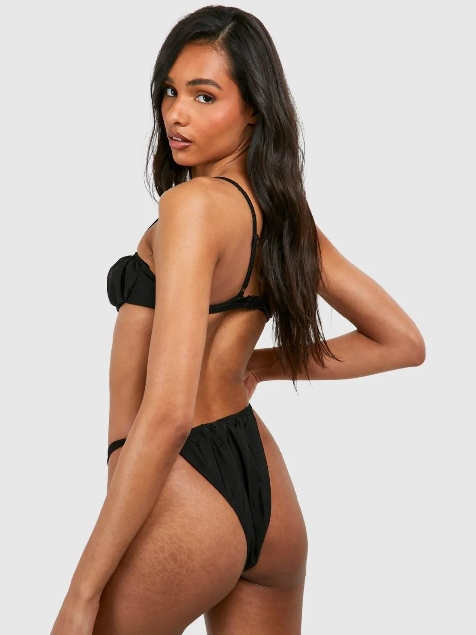 boohoo Dames Lange geraffleerde cup-detail bikiniset zwart, foto 2