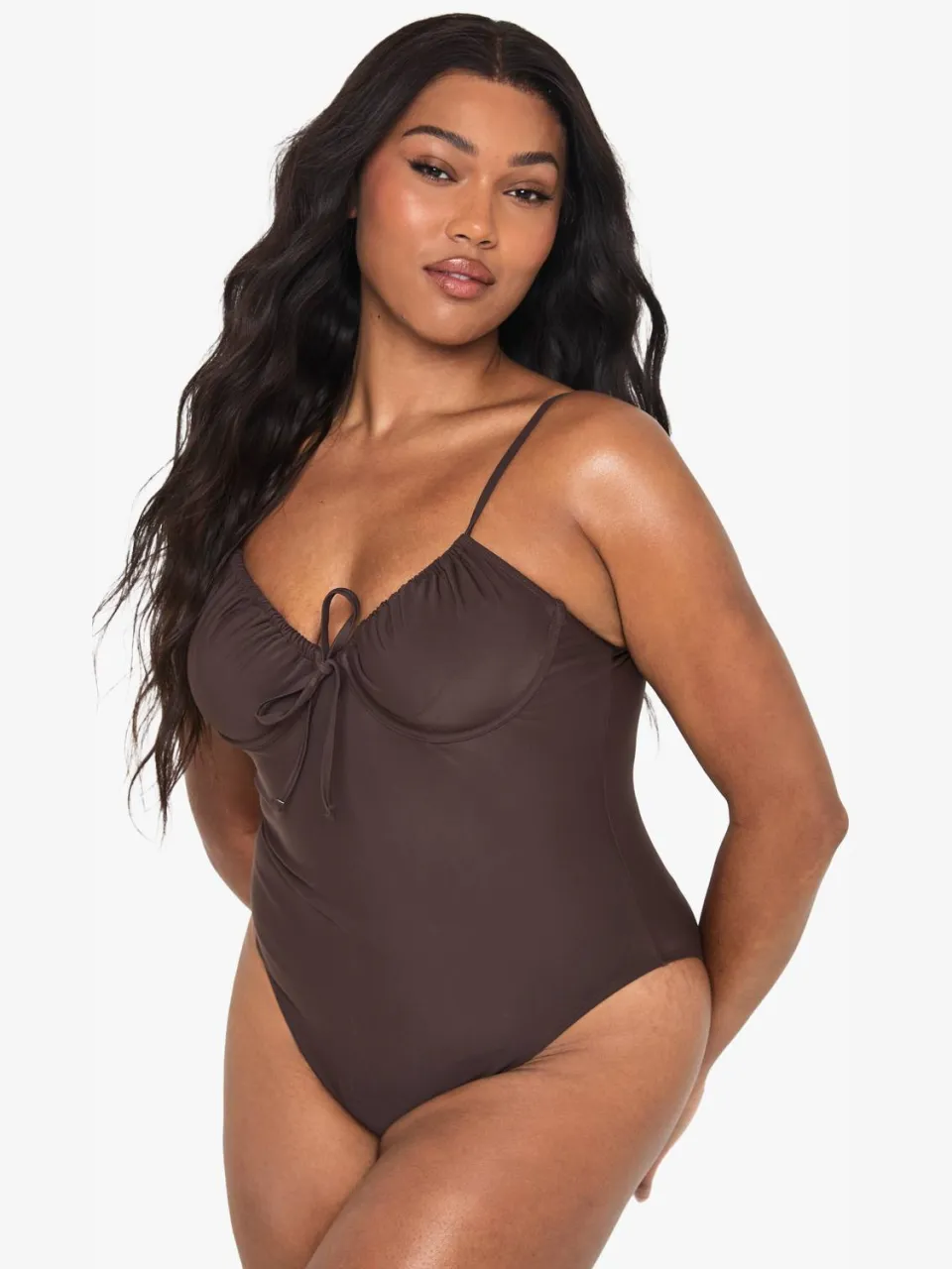 boohoo Dames Plus Zwemkleding Essentials Beugel Badpak chocoladebruin, foto 3