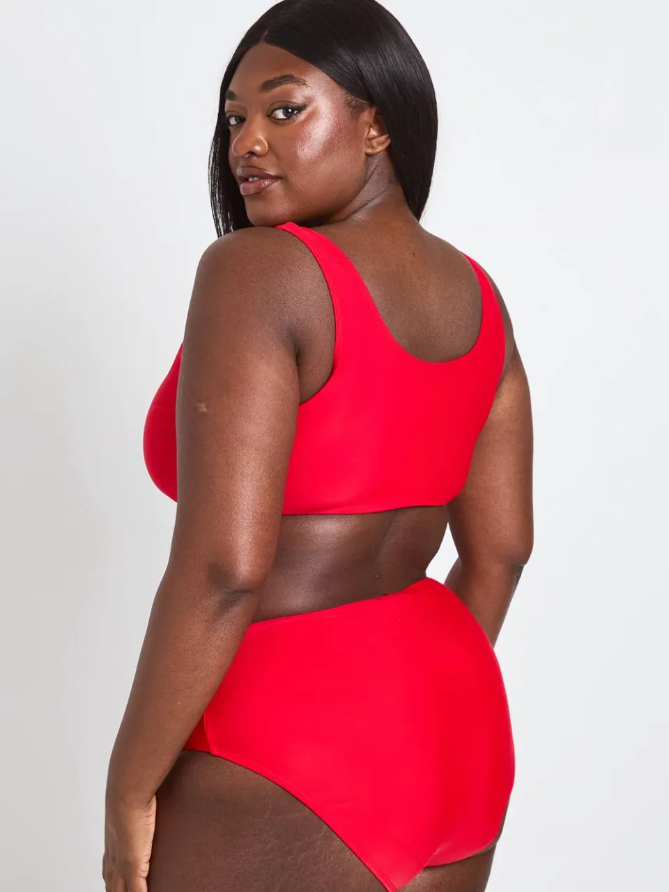 boohoo Dames Plus Essentials Scoop Bikinitop rood, foto 2