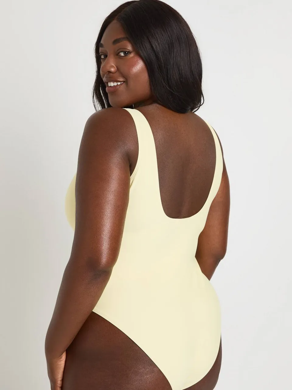 boohoo Dames Plus Essentials Badpak Met Ronde Halslijn citroen, foto 2