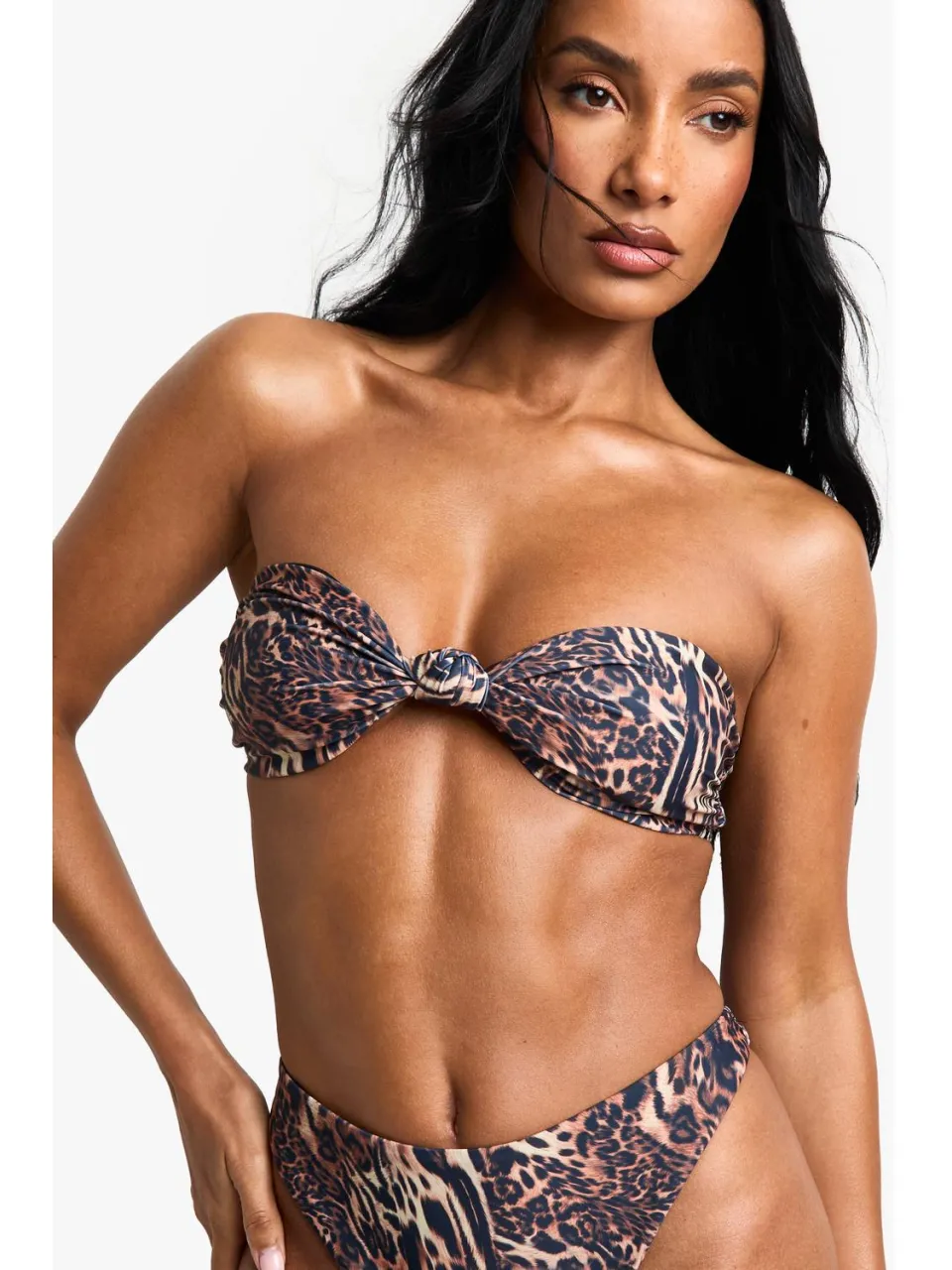 boohoo Dames Petite Swimwear Essentials Luipaard Bandeau Bikini Top bruin, foto 5