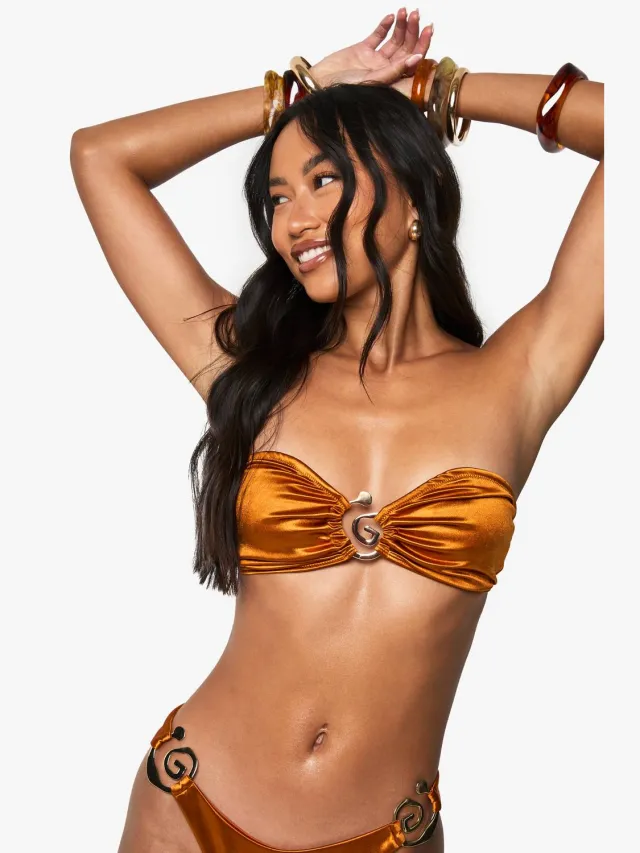 boohoo Dames Premium Satijn Met Gouden Hardware en Spiraaltrim Bandeau Bikini Top Roest
