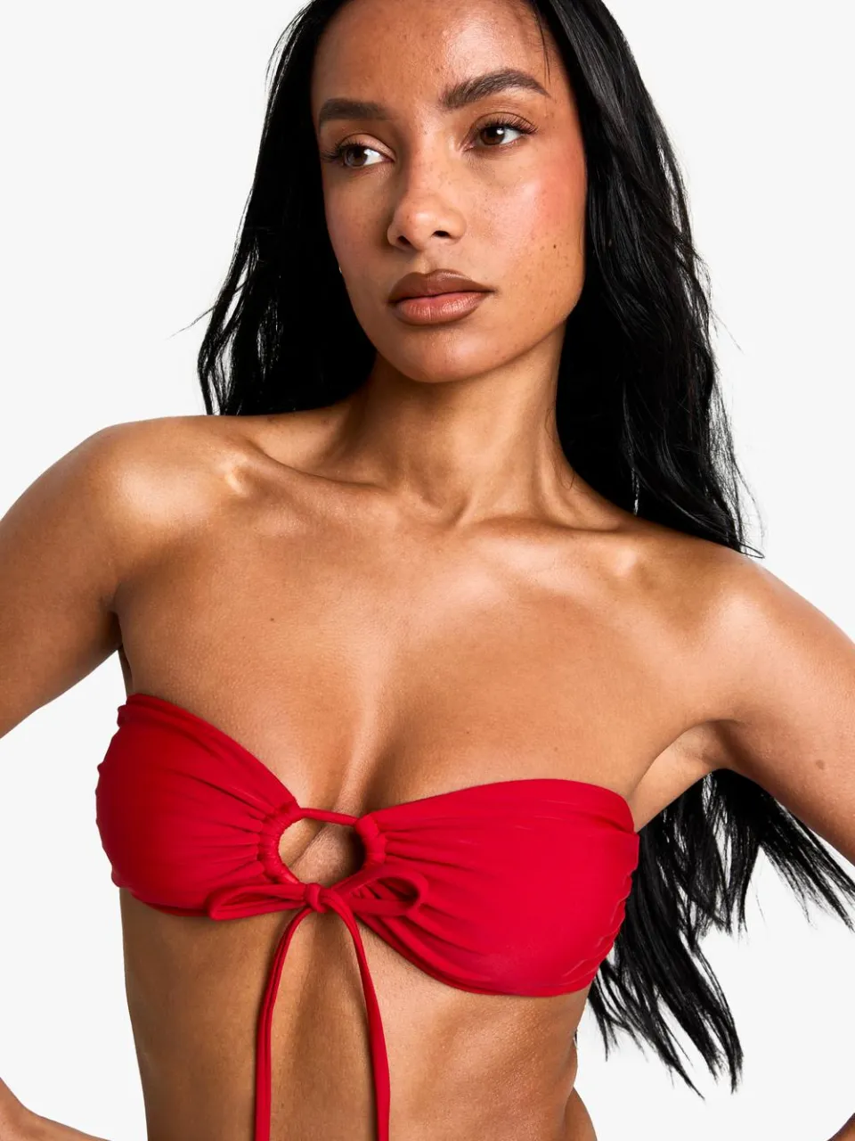 boohoo Dames Swimwear Essentials Multiway Bandeau Bikini Top rood, foto 5