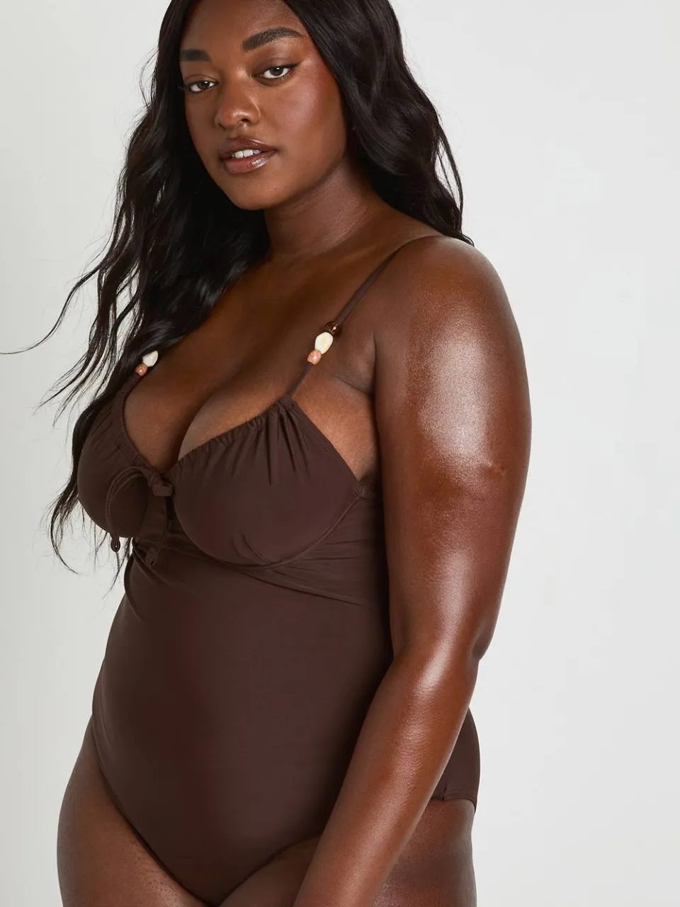 boohoo Dames Plus Balkonnet Badpak Met Kralensierrand Detail chocoladebruin, foto 3