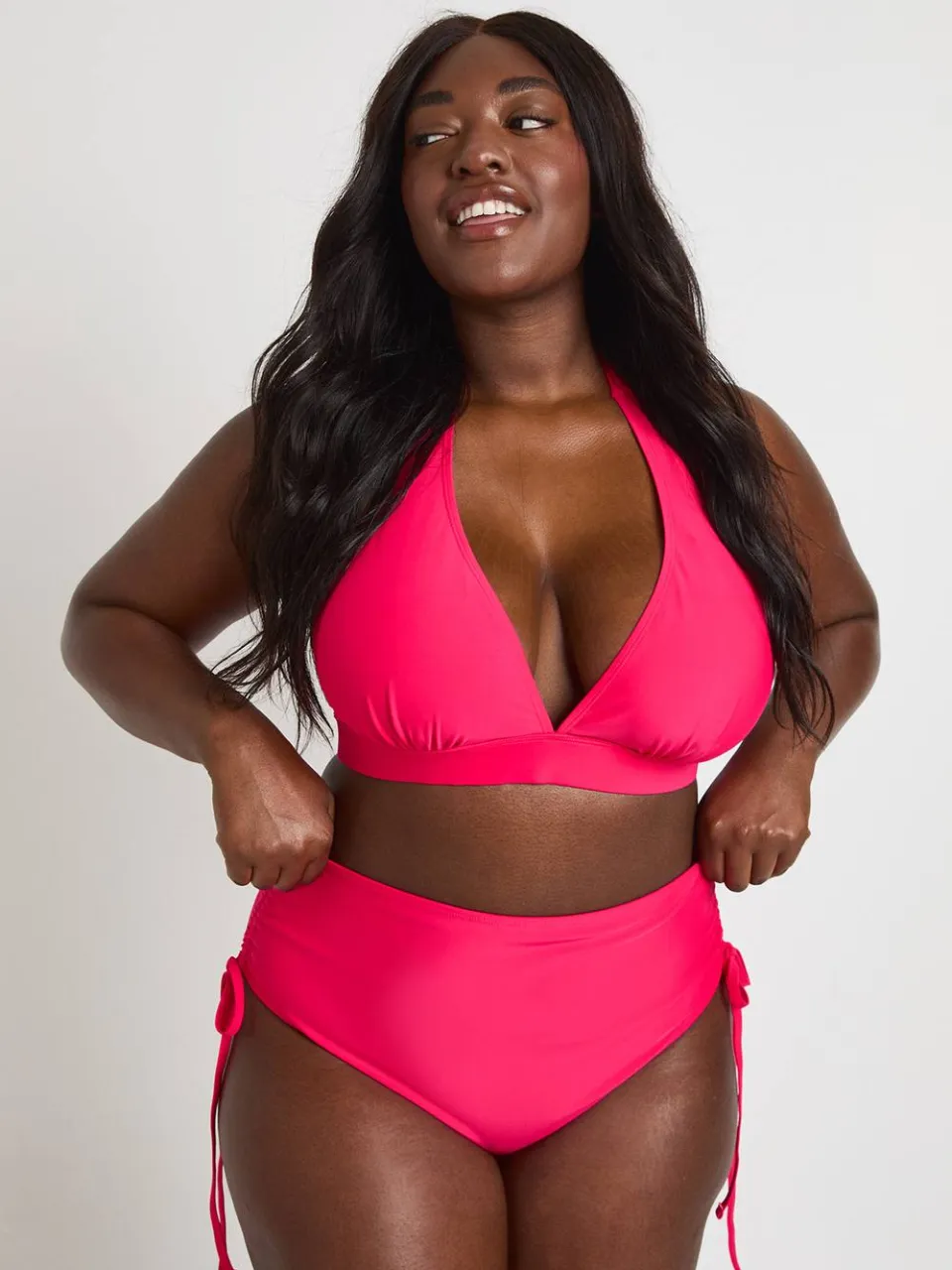 boohoo Dames Plus Buikcontrolerende Geplooid Hoge Taille Bikinibroekje felroze, foto 3