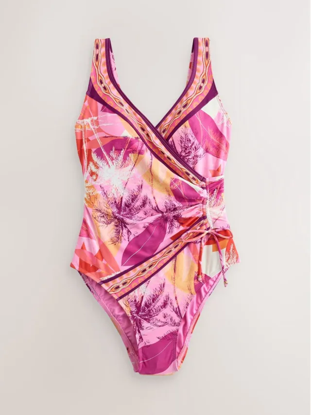 Next Dames - Vormgevend en buikcorrigerend badpak met gerimpelde zijkant - Roze Magenta Pink Palm