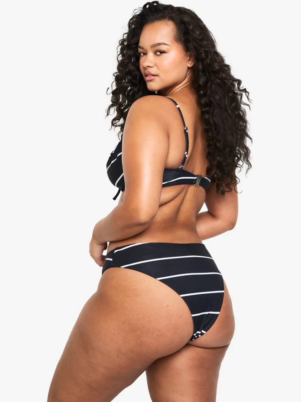 boohoo Dames Plus Zwemkleding Essentials Onderbeugelde Gestreepte Bikini Top zwart, foto 2