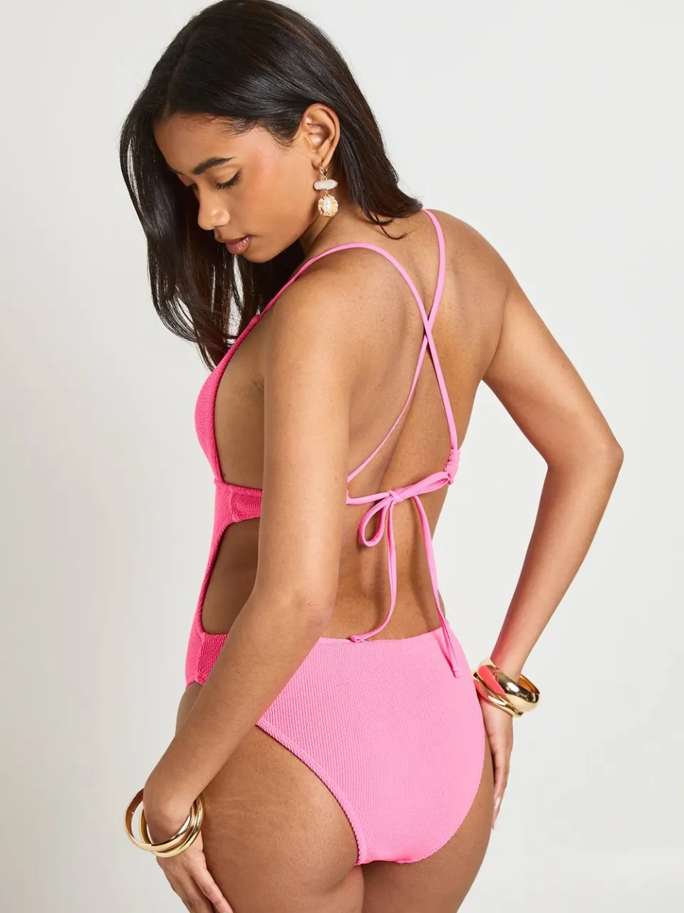 boohoo Dames Badpak Met Diepe V-hals, Keyhole Uitsnijding En Crinkle Structuur roze, foto 2
