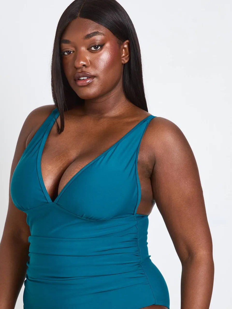 boohoo Dames Plus Buikcontrolerende Badpak Met Diepe Halslijn groenblauw, foto 2