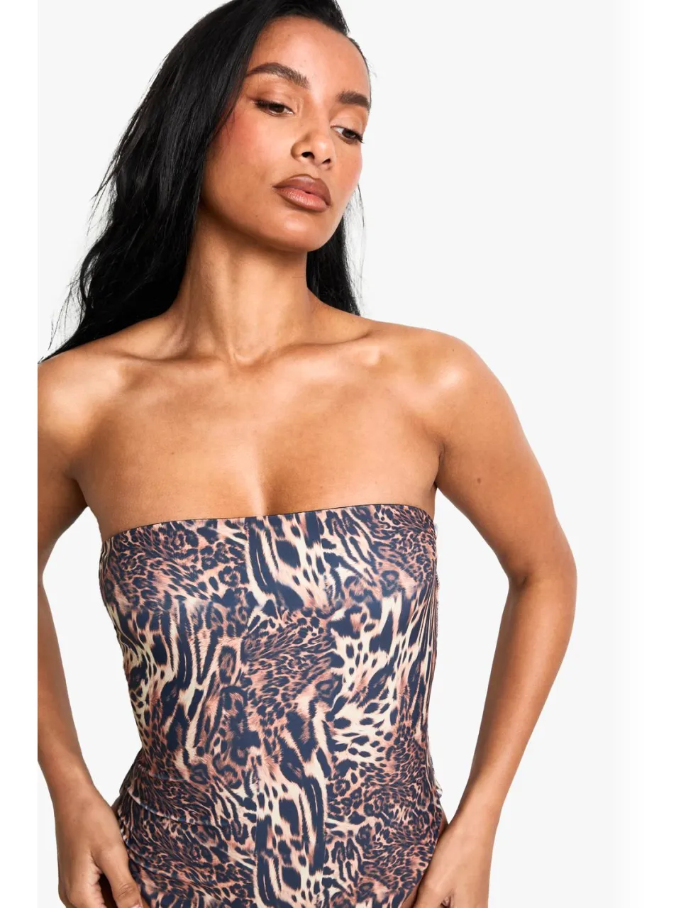 boohoo Dames Petite Zwemkleding Essentials Luipaard Bandeau Badpak bruin, foto 4