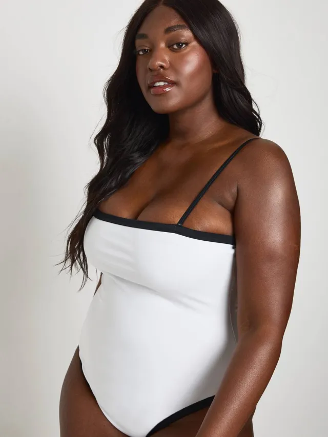 boohoo Dames Buikcontrolerend Badpak Met Contrasterende Vierkante Hals Wit