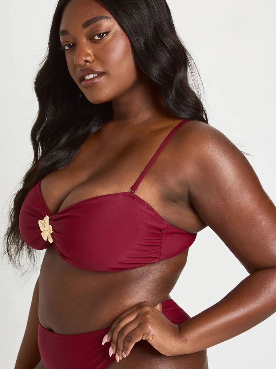 boohoo Dames Plus Bandeau Bikinitop Met Gouden Rand En Hoog Uitgesneden Bikinislip, foto 2