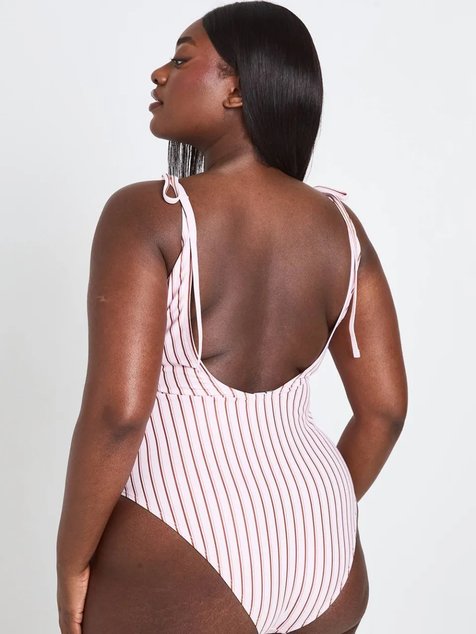 boohoo Dames Plus Gestreept Badpak Met Strikbandjes roze, foto 2