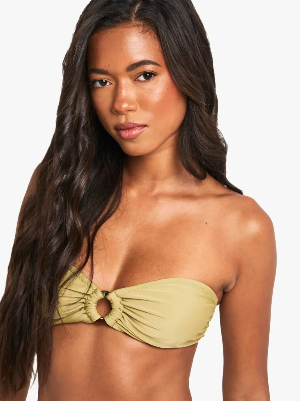 boohoo Dames Resin Hardwear Bandeau Bikini Top olijf, foto 4