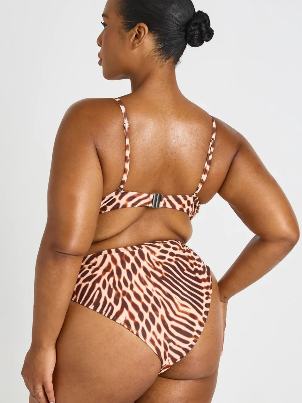 boohoo Dames Plus Abstract Bikinitop Met Beugel En Hoge Taille Bikinibroekje chocoladebruin, foto 2