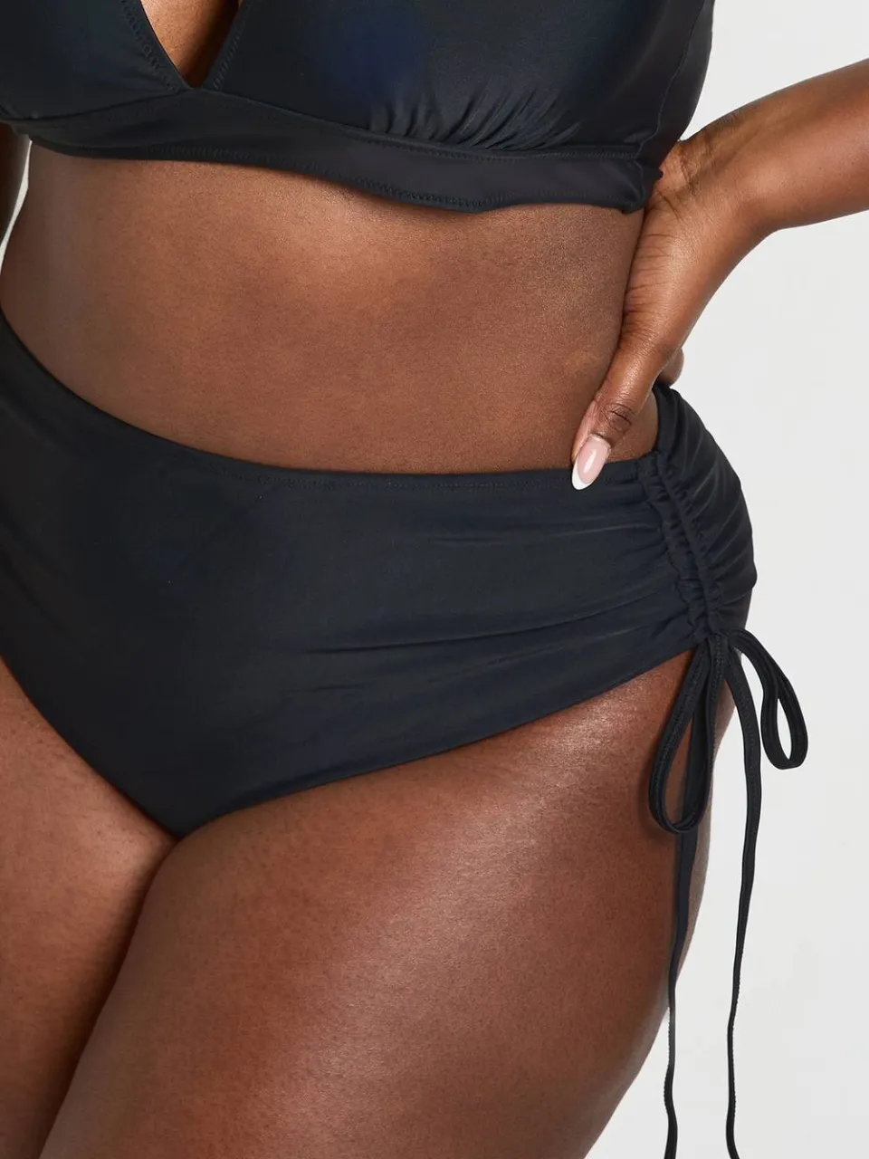 boohoo Dames Plus Buikcontrole Geplooid Hoge Taille Bikinibroekje zwart, foto 4