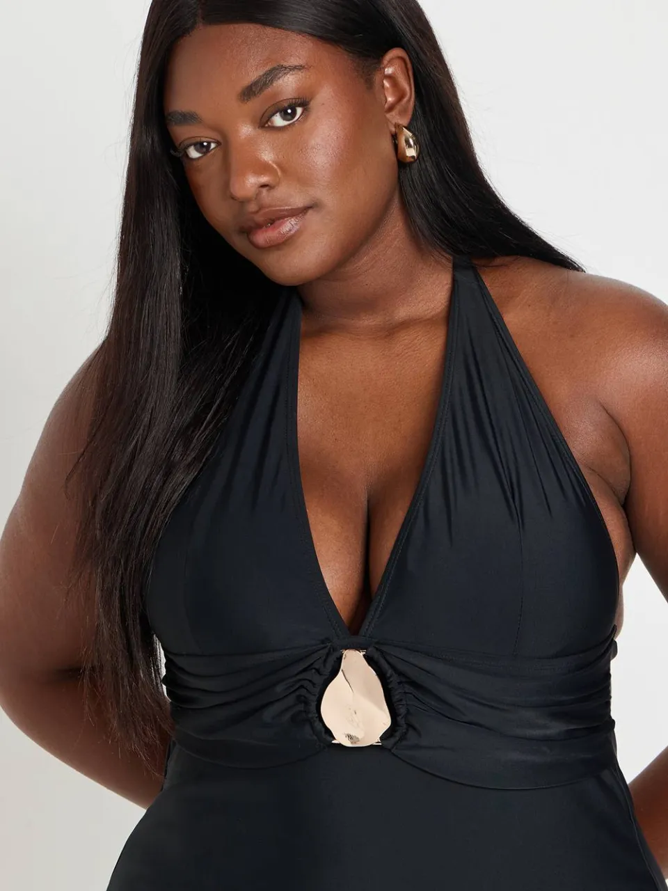 boohoo Dames Plus Badpak Met Diepe Halslijn En Goudkleurige Details, foto 4