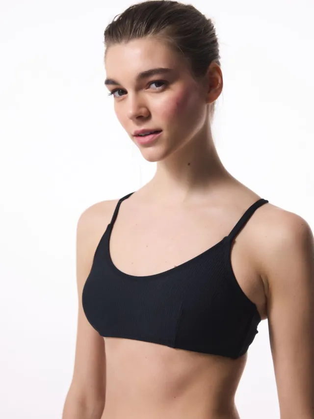 Penti Effen Gebreide Bikini Top Met Knoopsluiting Zwart