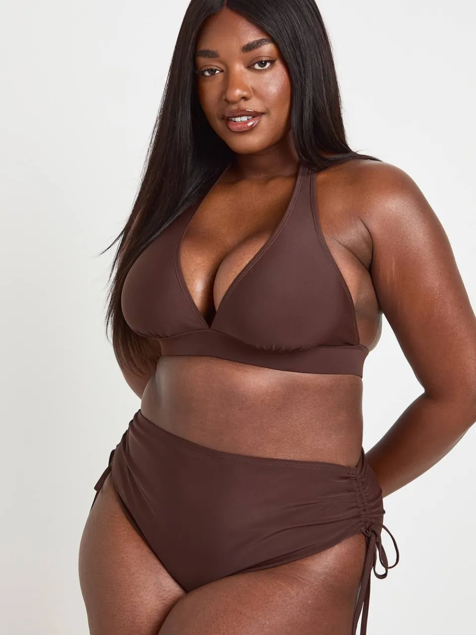 boohoo Dames Plus Buikcontrolerende Hoge Taille En Plunge Bikini Set chocoladebruin, foto 2