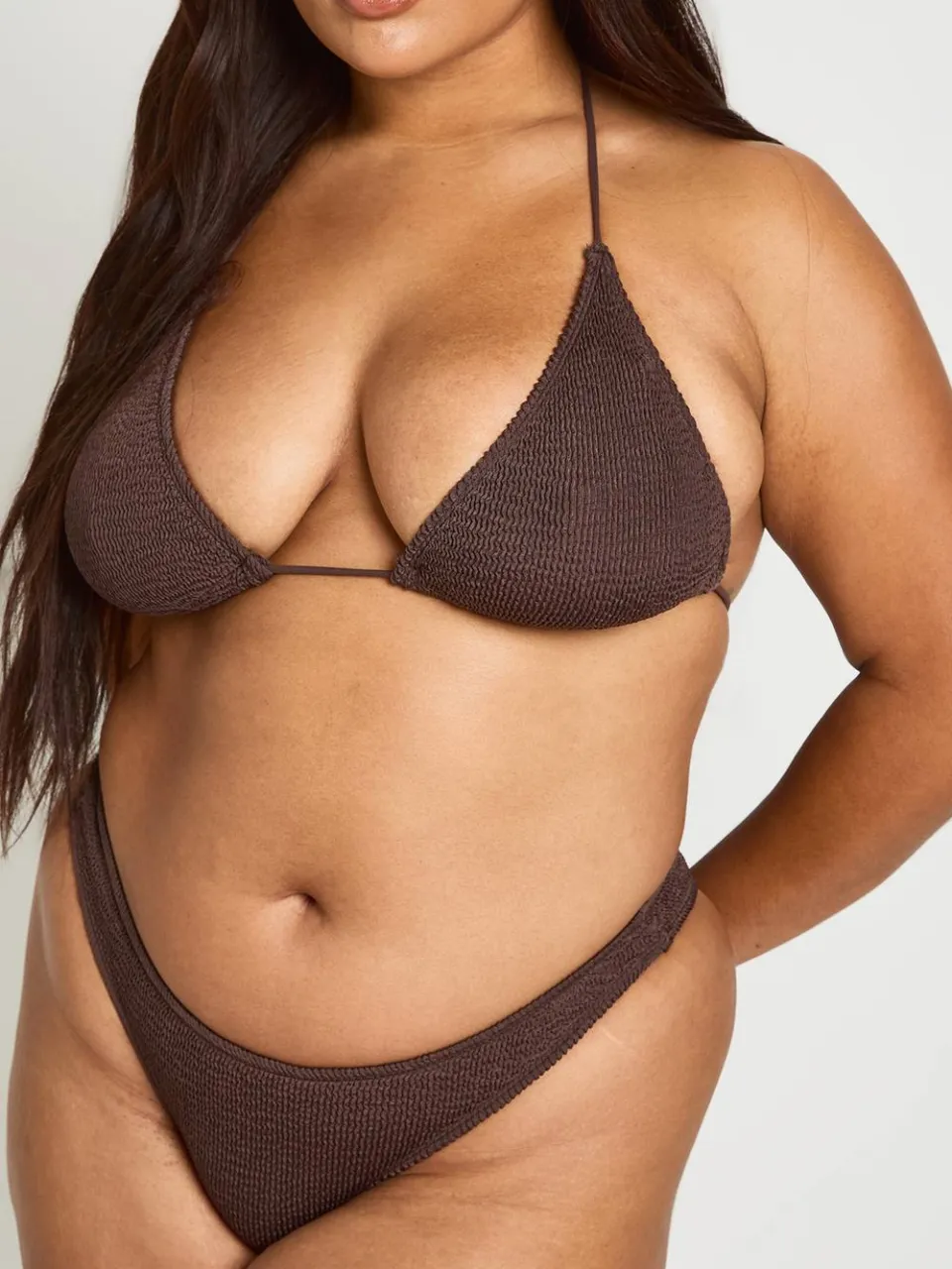 boohoo Dames Premium One Size Fits All Crinkle Effen Slip Bikinibroekje chocoladebruin, foto 4
