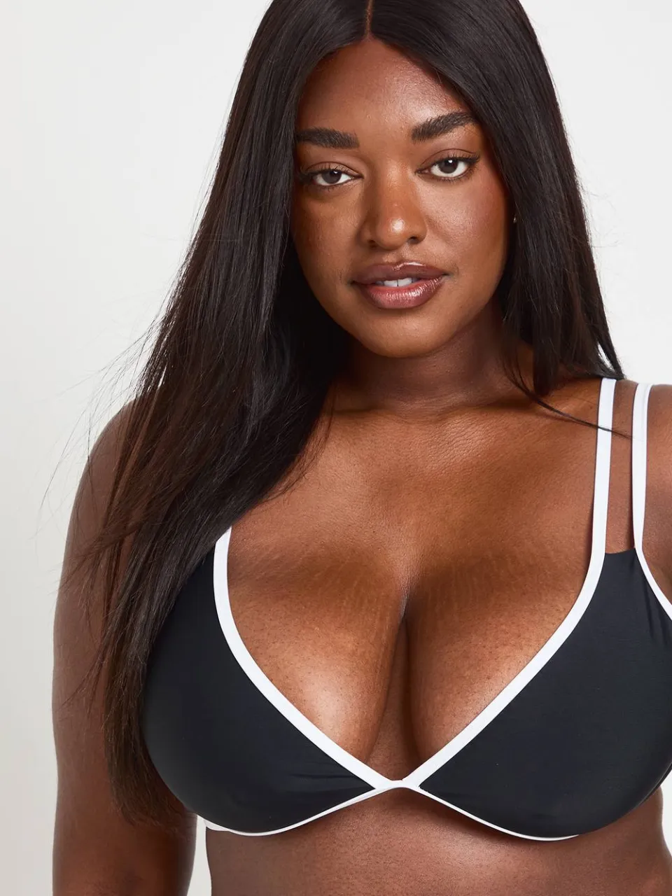 boohoo Dames Plus Contrast Hoge Pijp Bikini Set zwart, foto 4