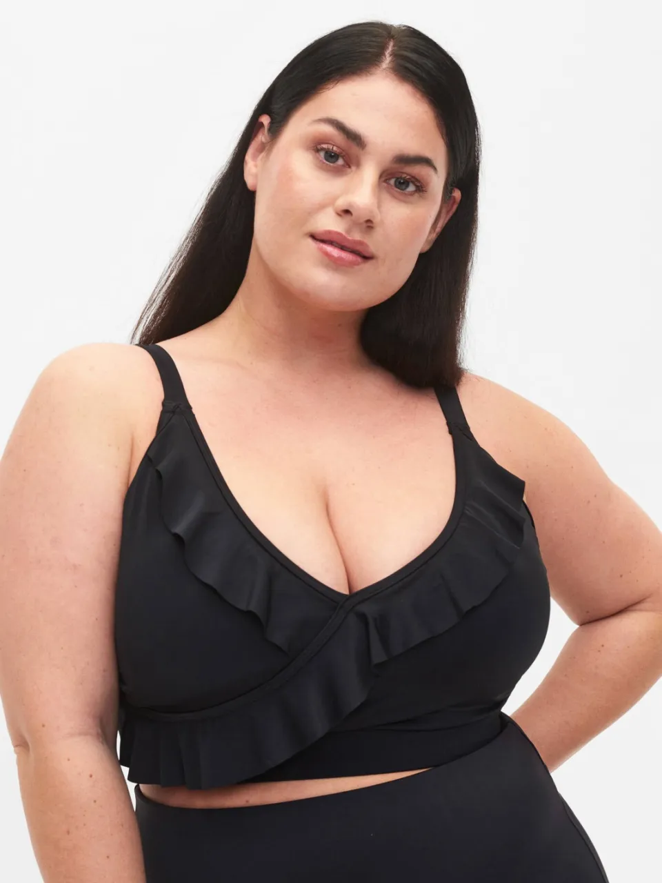 Zizzi voorgevormde crop bikinitop SKATRIN met ruches zwart, foto 4