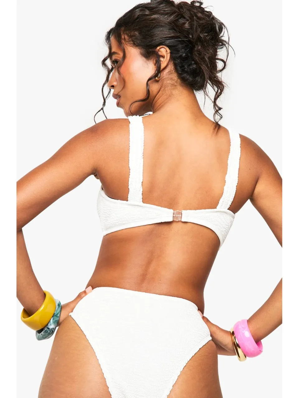 boohoo Dames Shell Trim Crinkle Plunge Bikini Top wit, foto 2