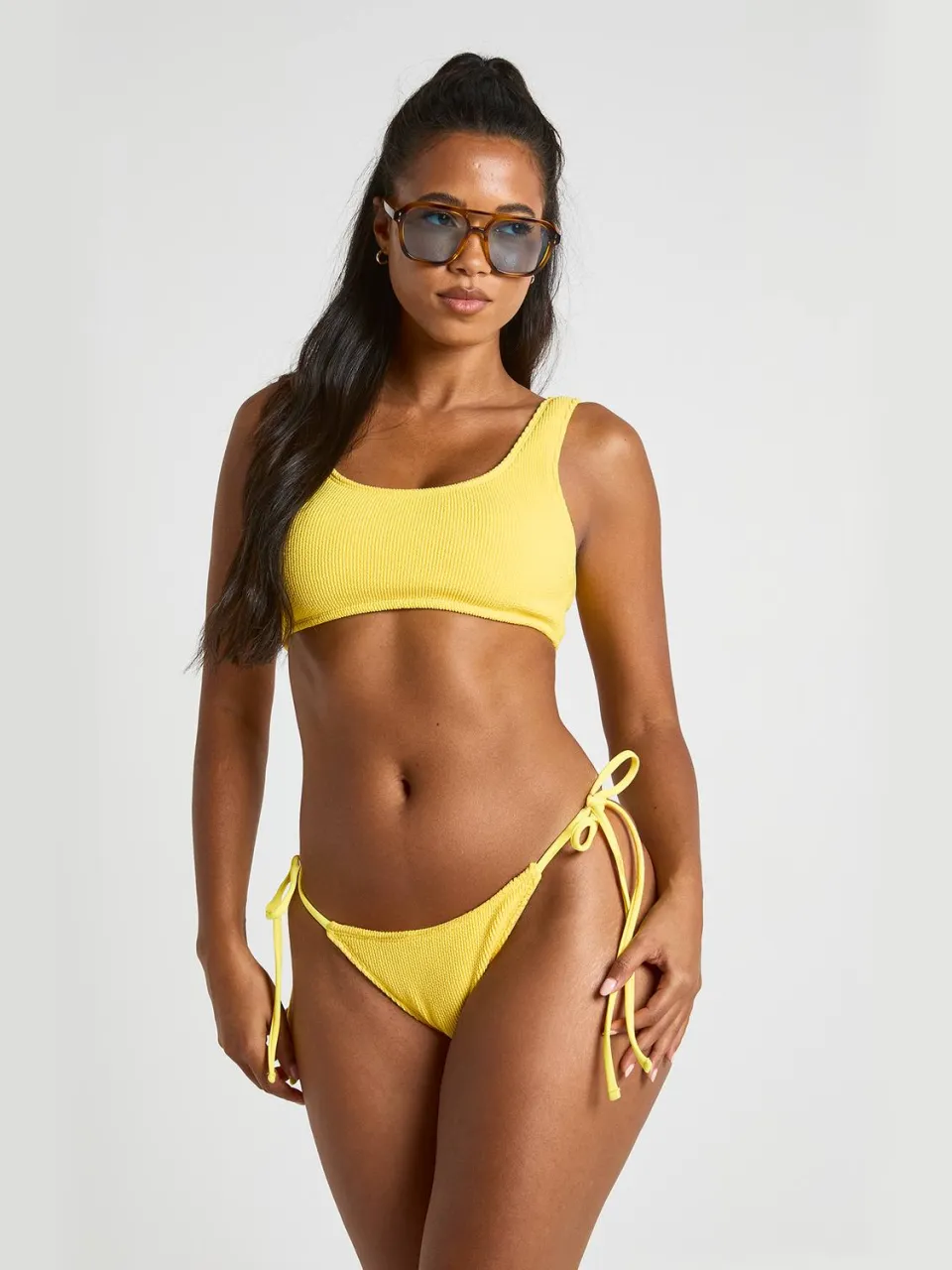 boohoo Dames Gestructureerd Bikinibroekje Met Strikbandjes Geel