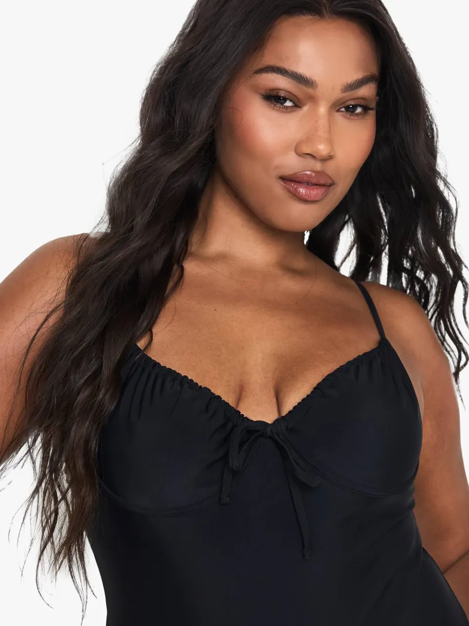 boohoo Dames Plus Swimwear Essentials Bugelbadpak zwart, foto 4