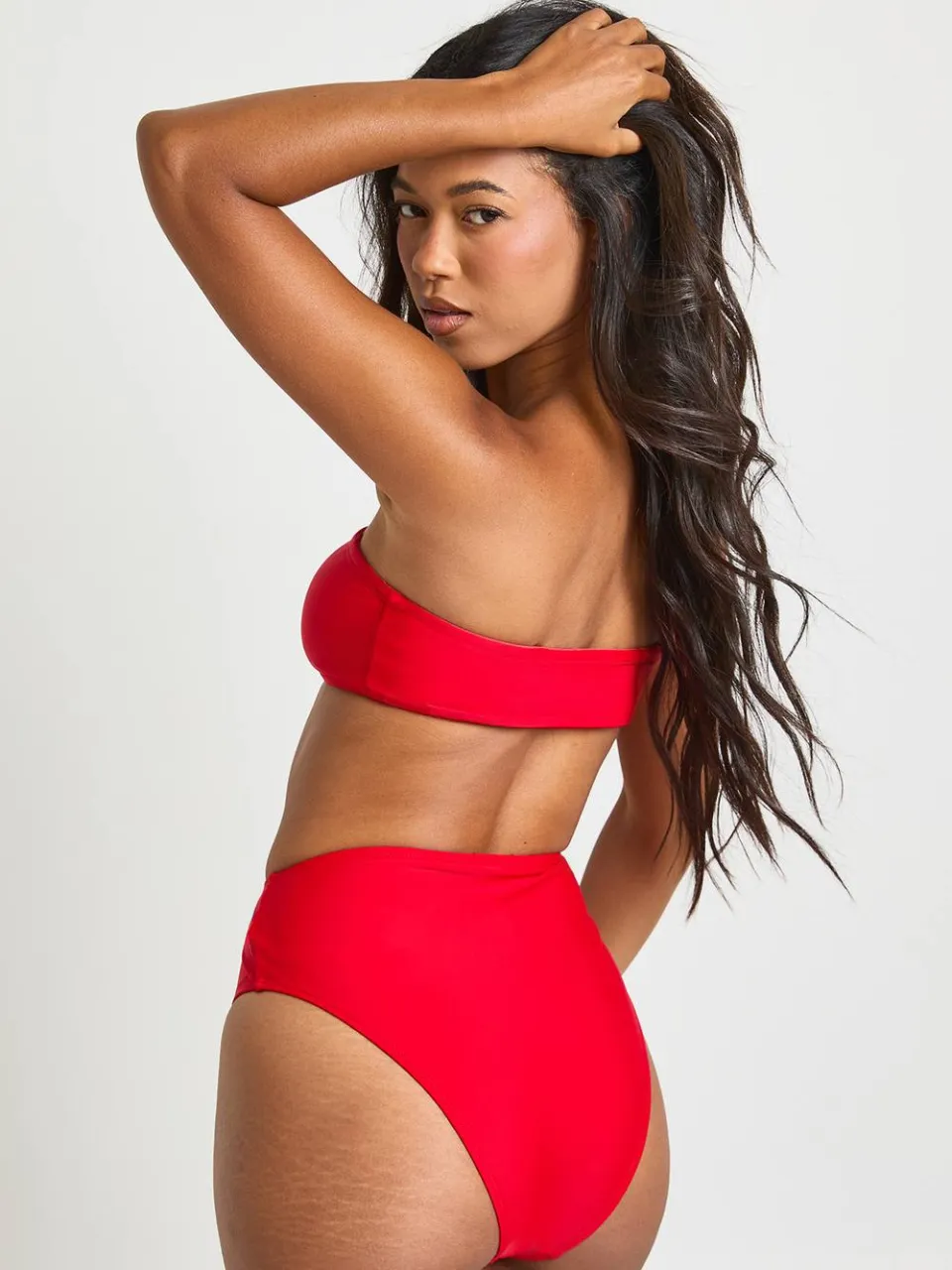 boohoo Dames Essentials Afneembare Bandjes Bandeau Bikini Top rood, foto 2