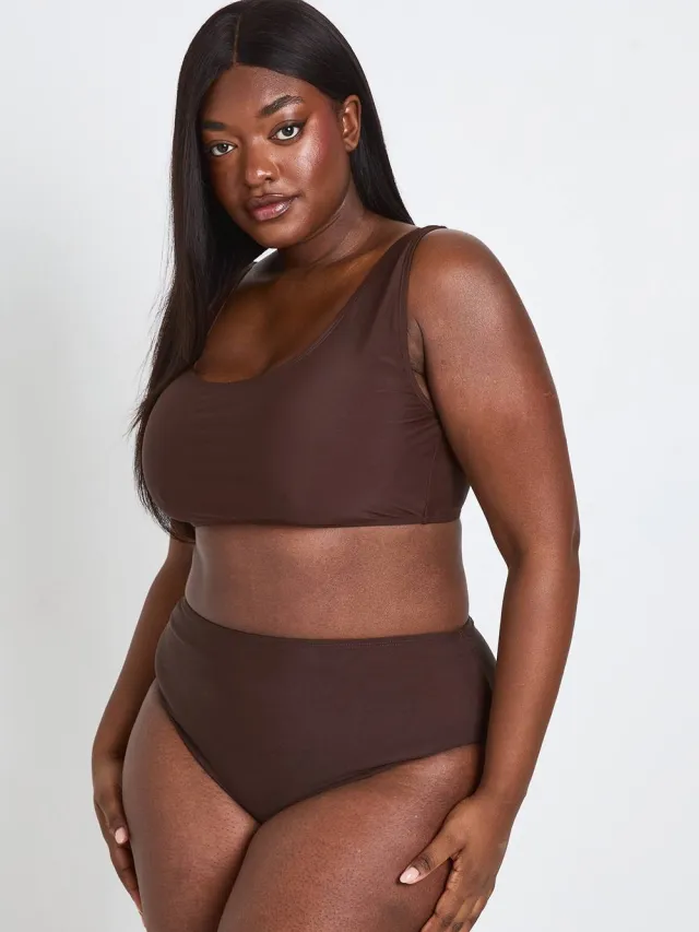 boohoo Dames Plus Essentials Scoop Bikinitop Chocoladebruin