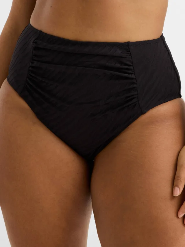BEACHWAVE Curve high waist bikinibroekje met textuur zwart, foto 4