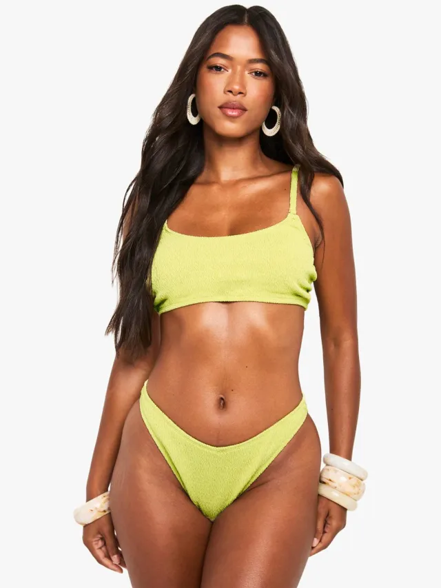 boohoo Dames Badmode Essentials Crinkle V Front Bikini Bottoms Olijf