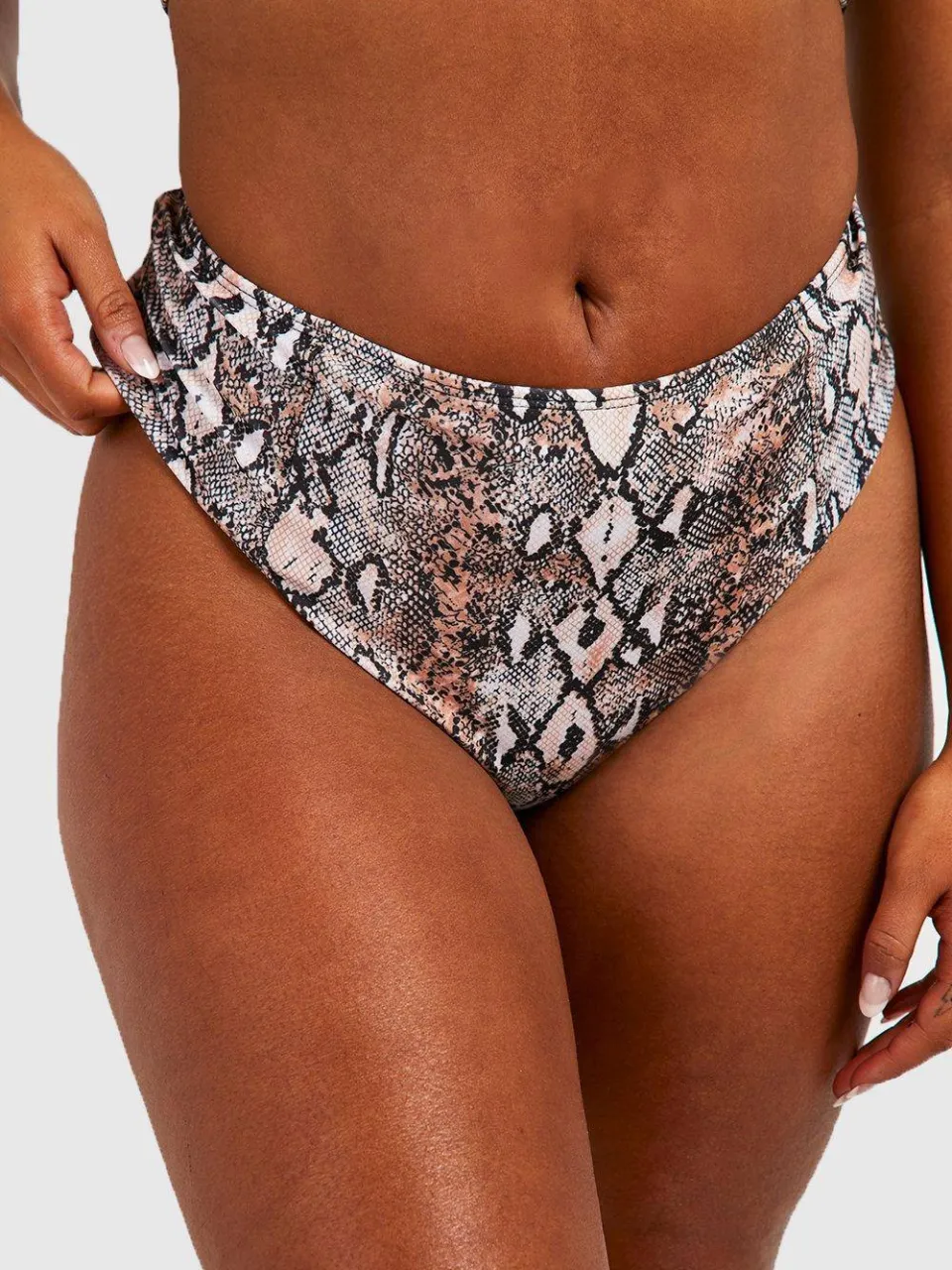 boohoo Dames Plus Essentials Snake Print High Waist Bikini Slip bruin, foto 4