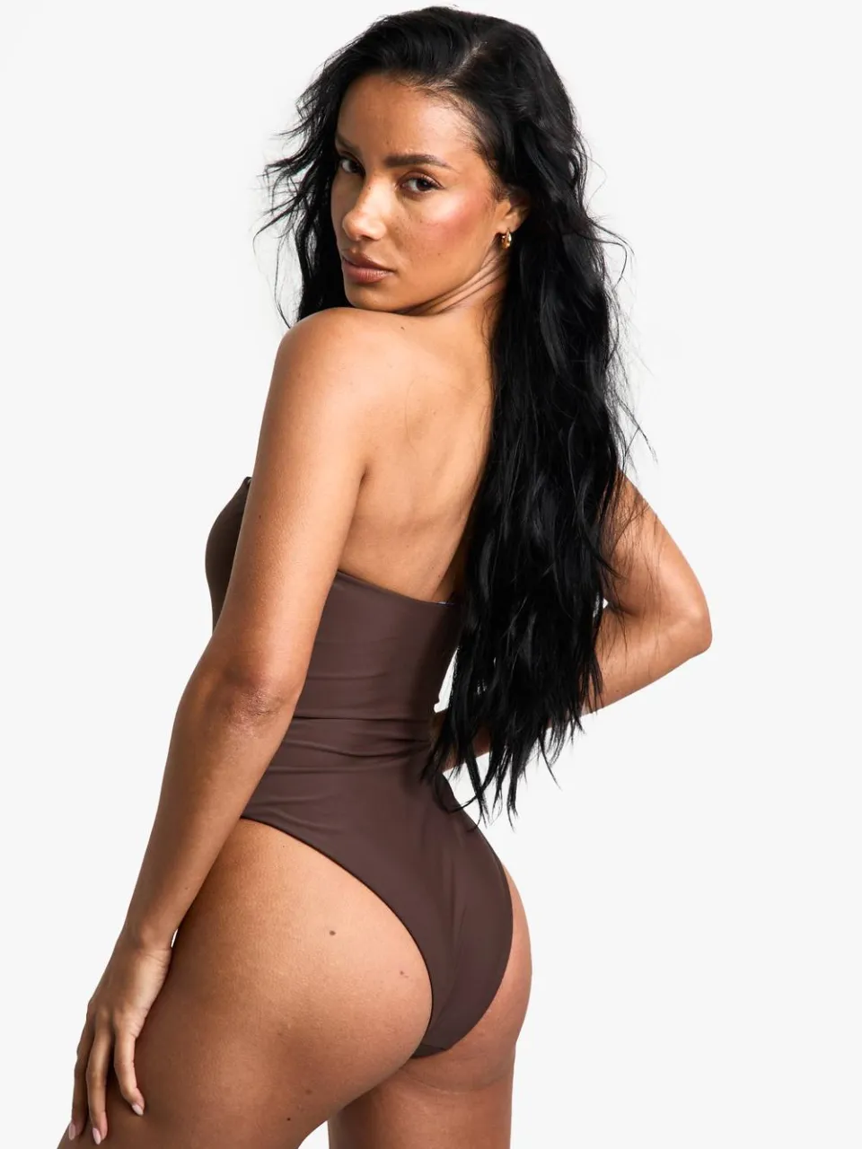 boohoo Dames Petite Swimwear Essentials Bandeau-badpak chocoladebruin, foto 2
