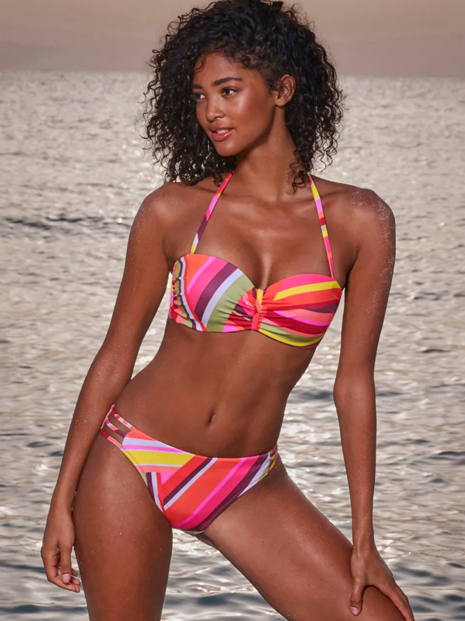bandeaubikini met beugel oranje bedrukt