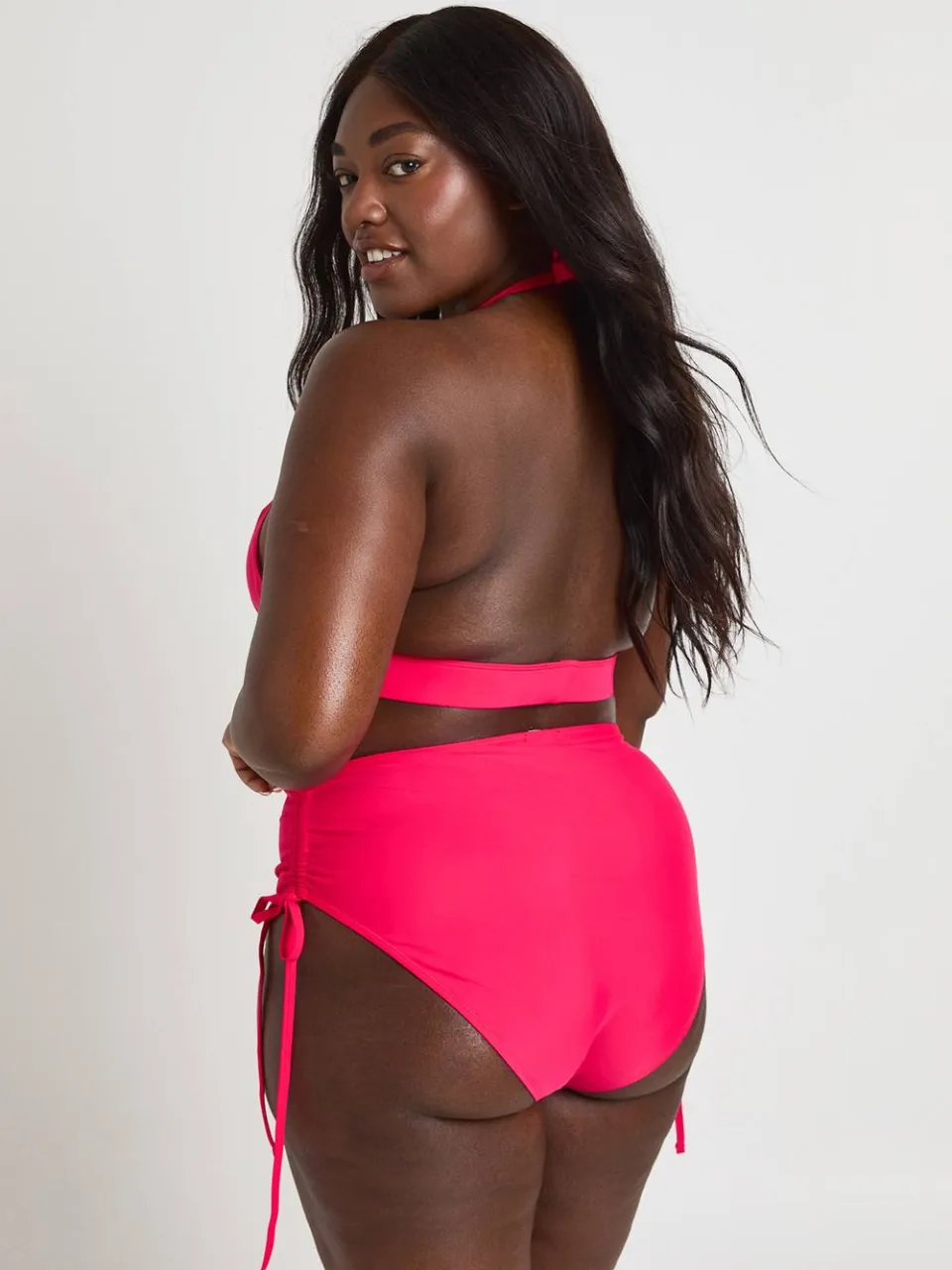 boohoo Dames Plus Buikcontrolerende Geplooid Hoge Taille Bikinibroekje felroze, foto 2