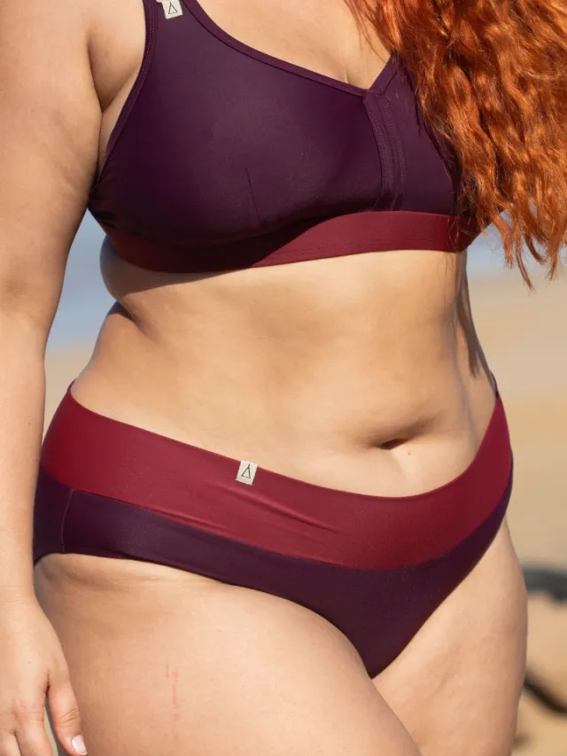 Inaska dames vegan Bikinibroekje Soft Waist Flow Berry Donkerrood Donkerpaars
