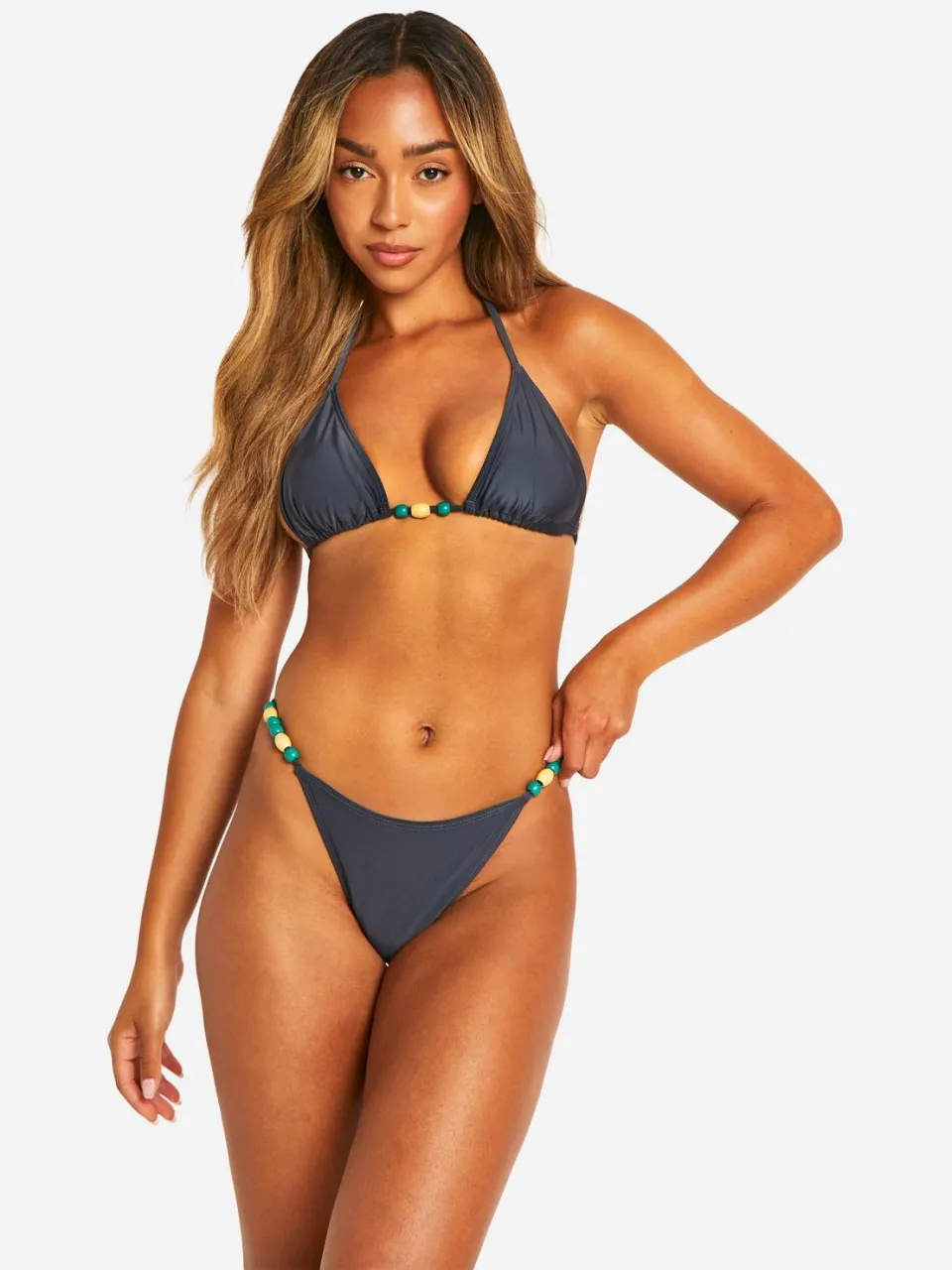 boohoo Dames Met kralen afgewerkte tanga bikini slipjes Houtskool